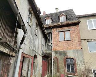 ObjNr:19221 - Sanierungsbedürftiges Mehrfamilienhaus in exponierter Lage in Nähe der Stadtverwaltung - Penig