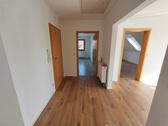 Diele Bild 3 - Etagenwohnung mit 73,00 m&sup2; in Pommersfelden zur Miete