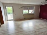 Wohn- /Esszimmer mit Zugang zum Balkon Bild 2 - 