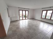 Wohn- /Esszimmer mit Zugang zur Terrasse / Garten Bild 1 - 4 Zimmer Etagenwohnung zur Miete in Pommersfelden