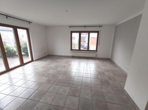 Wohn- /Esszimmer mit Zugang zur Terrasse / Garten Bild 2 - 4 Zimmer Etagenwohnung in Pommersfelden