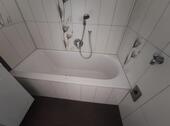 Bad EG mit Badewanne und Waschmaschinenanschluss Bild3 - 