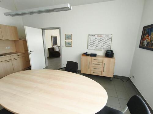 Besprechungszimmer / Büro 3 Bild 2 - 