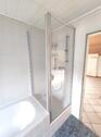 Bad mit Badewanne und Dusche Bild 3 - 