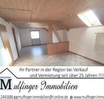 3 Zi. DG Wohnung mit Küche, Gartenmitbenutzung und Stellplatz - Weisendorf