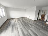 Diele / Wohnen /Essen / Küche Bild 2 - 2 Zimmer Etagenwohnung in Adelsdorf OT