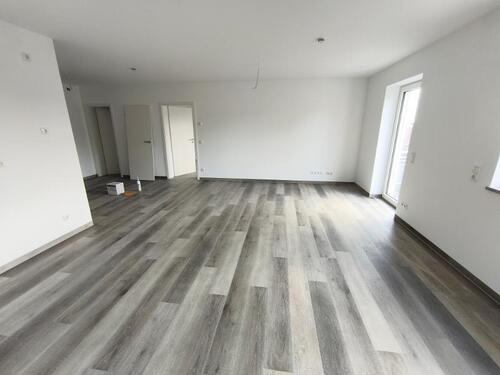 Diele / Wohnen /Essen / Küche Bild 3 - Etagenwohnung mit 70,13 m&sup2; in Adelsdorf OT zur Miete