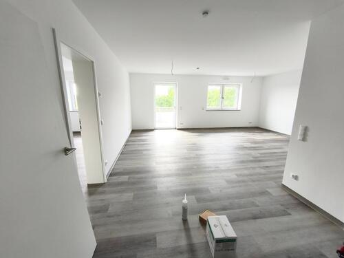 Diele / Wohnen /Essen / Küche Bild 1 - 2 Zimmer Etagenwohnung zur Miete in Adelsdorf OT
