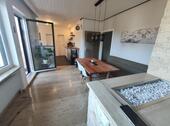 Esszimmer (mit Zugang zum Balkon) Bild 1 - 