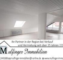 3- Zi. DG Wohnung mit 2 Balkonen und Garage - Hemhofen