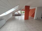 Wohn- /Esszimmer mit Zugang zum großen Balkon Bild 2 - 