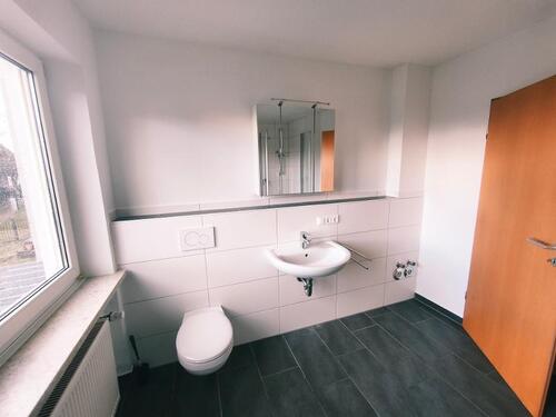 Bad mit Badewanne und Dusche Bild 4 - 