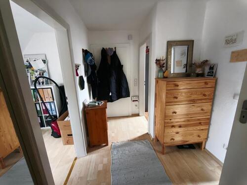 Flur Bild 2 - 3 Zimmer Etagenwohnung in Dechesndorf