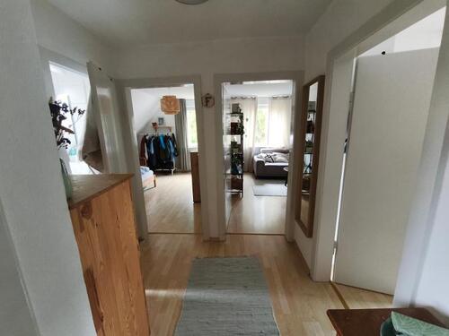 Flur Bild 1 - 3 Zimmer Etagenwohnung zur Miete in Dechesndorf