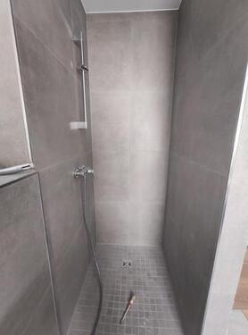 Bad mit Badewanne und Dusche Bild 7 - 