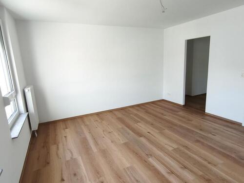 OG: Schlafzimmer mit Ankleide Bild 2 - 