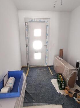 Eingangsbereich / Garderobe Bild 2 - Einfamilienhaus mit 183,28 m&sup2; in Roth OT zur Miete