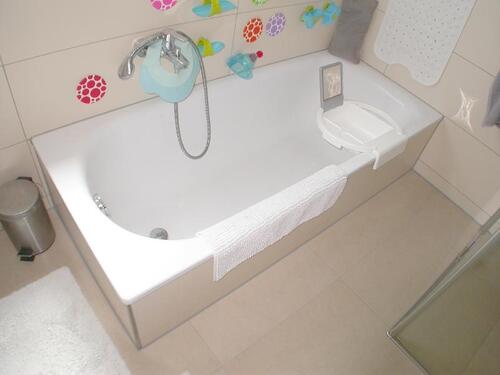 Bad mit Badewanne und Dusche Bild 2 - 