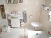 Bad mit Badewanne und Dusche Bild 4 - 