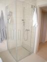 Bad mit Badewanne und Dusche Bild 3 - 