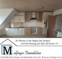 Große Maisonette mit Klimaanlagen (aktuell in 2 Wohnungen unterteilt) mit 2 Balkonen, 2 Einbauküchen und 2 Stellplätzen - Hausen