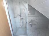 Whg. 2: Bad mit Dusche und Waschmaschinenanschluss Bild 2 - 