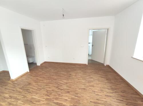 EG: Arbeitszimmer / Büro mit Garderobe und Gäste-WC Bild 2 - 6 Zimmer Einfamilienhaus in Pommersfelden