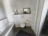 Bad mit Badewanne, Dusche und Waschmaschineanschluss Bild 4 - 