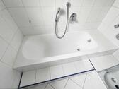 Bad mit Badewanne, Dusche und Fenster Bild 5 - 
