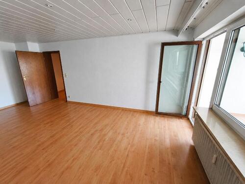 Wohnzimmer mit Zugang zur Terrasse Bild 4 - 