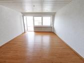 Wohnzimmer mit Zugang zur Terrasse Bild 2 - 