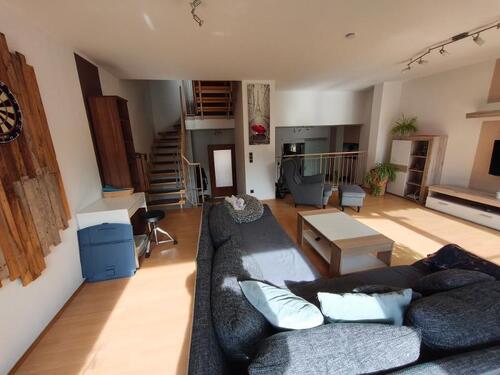 Wohnbereich mit Zugang zu Terrasse / Garten Bild 3 - 