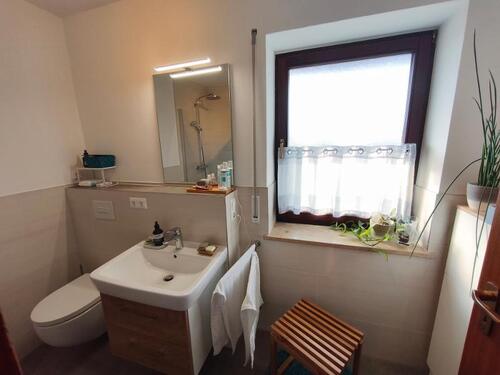 Bad mit Badewanne OG Bild 3 - 