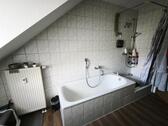 Bad mit Badewanne und Dusche Bild 2 - 