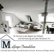 moderne 3 Zi. DG (2. OG) Wohnung mit Balkon und KFZ-Stellplatz - Uehlfeld