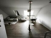 Diele mit Zugang zu Wohn- /Essbereich Bild 2 - 3 Zimmer Etagenwohnung in Uehlfeld