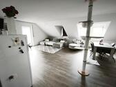 Diele mit Zugang zu Wohn- /Essbereich Bild 3 - Etagenwohnung mit 80,40 m&sup2; in Uehlfeld zur Miete