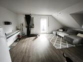 Diele mit Zugang zu Wohn- /Essbereich Bild 4 - 