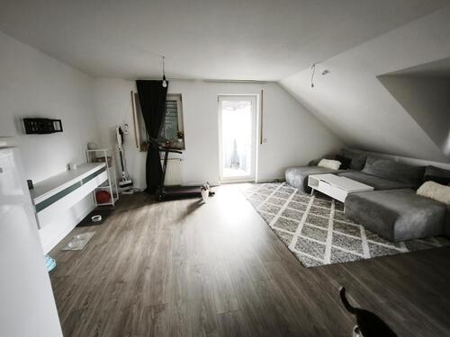 Diele mit Zugang zu Wohn- /Essbereich Bild 4 - 