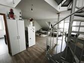 Diele mit Zugang zu Wohn- /Essbereich Bild 1 - 3 Zimmer Etagenwohnung zur Miete in Uehlfeld