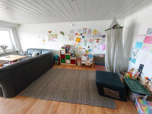 Wohnzimmer mit Zugang zur Terrasse Bild 1 - 