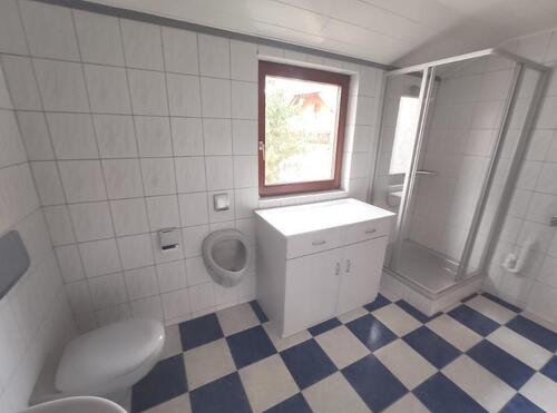 Bad mit Badewanne, Dusche und WaMa Anschlusss Bild 4 - 