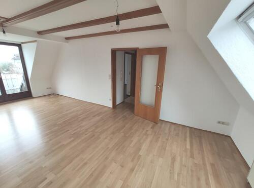 Wohnzimmer mit Balkon BIld 3 - 