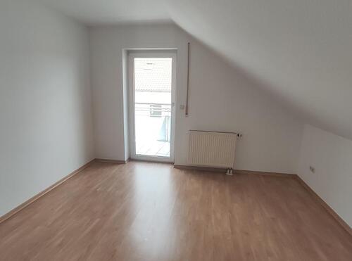Elternschlafzimmer mit Zugang zum Balkon Bild 2 - 