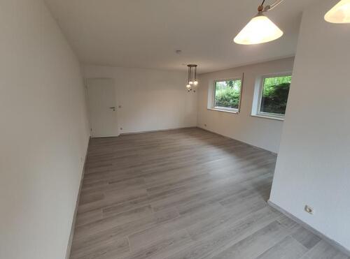 Wohnzimmer mit Zugang zur Terrasse Bild 4 - 