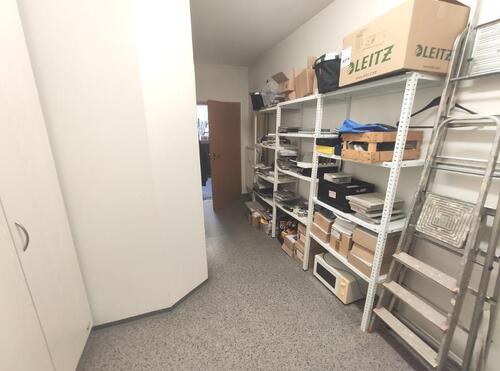 Lager / Hinterausgang Bild 2 - 