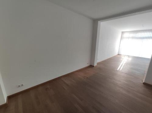 Fitnessraum mit Sportfläche Bild 1 - Gewerbegrundstück in Lichtenfels