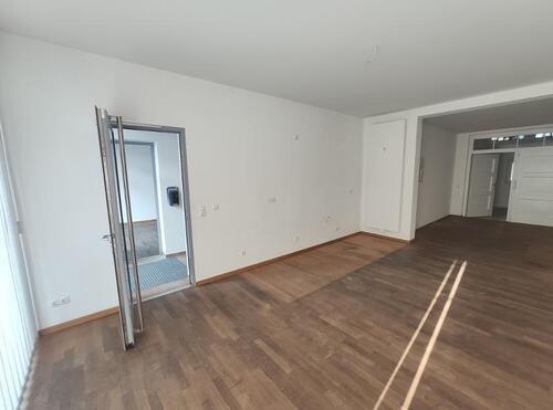 Fitnessraum mit Sportfläche Bild 4 - 