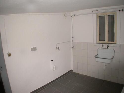 Bad mit Dusche und Waschmaschinenanschluss Bild 2 - 