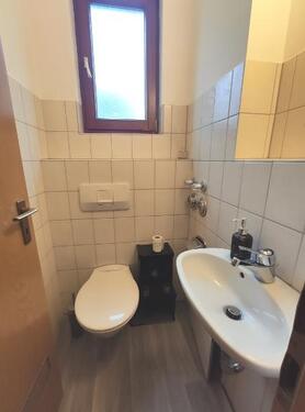 Gäste-WC - 3 Zimmer Etagenwohnung zur Miete in Hemhofen